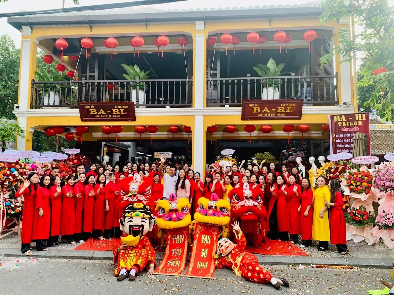 Ba Ri tailor signboard in Hoi An Vietnam