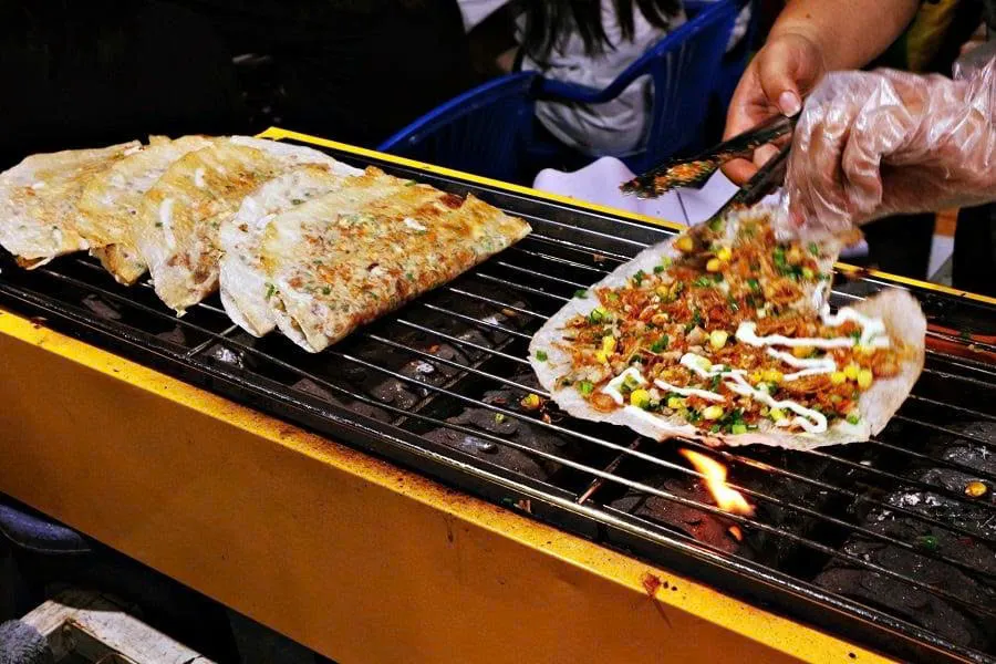 Banh trang nuong (Vietnamese pizza)