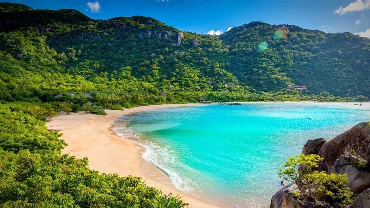 best beaches in Vietnam with long sandy coastline and calm sea