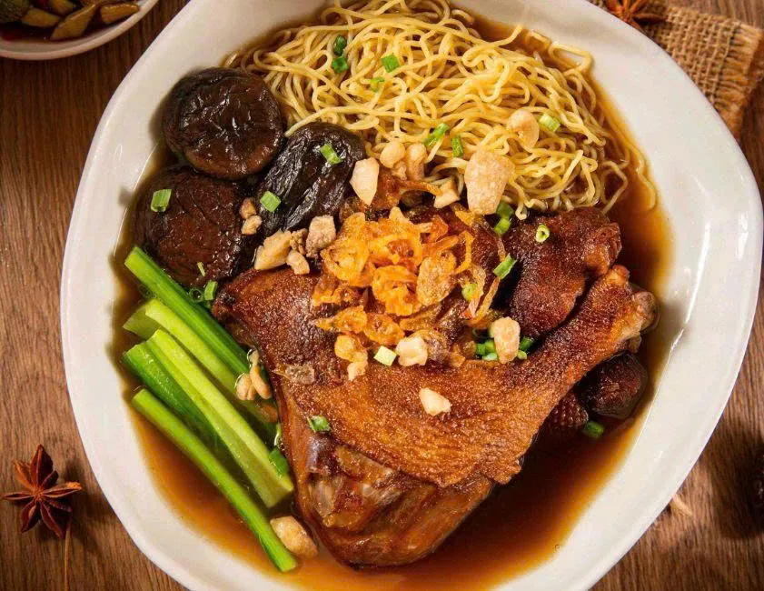 Mì vịt tiềm (braised duck noodle soup)