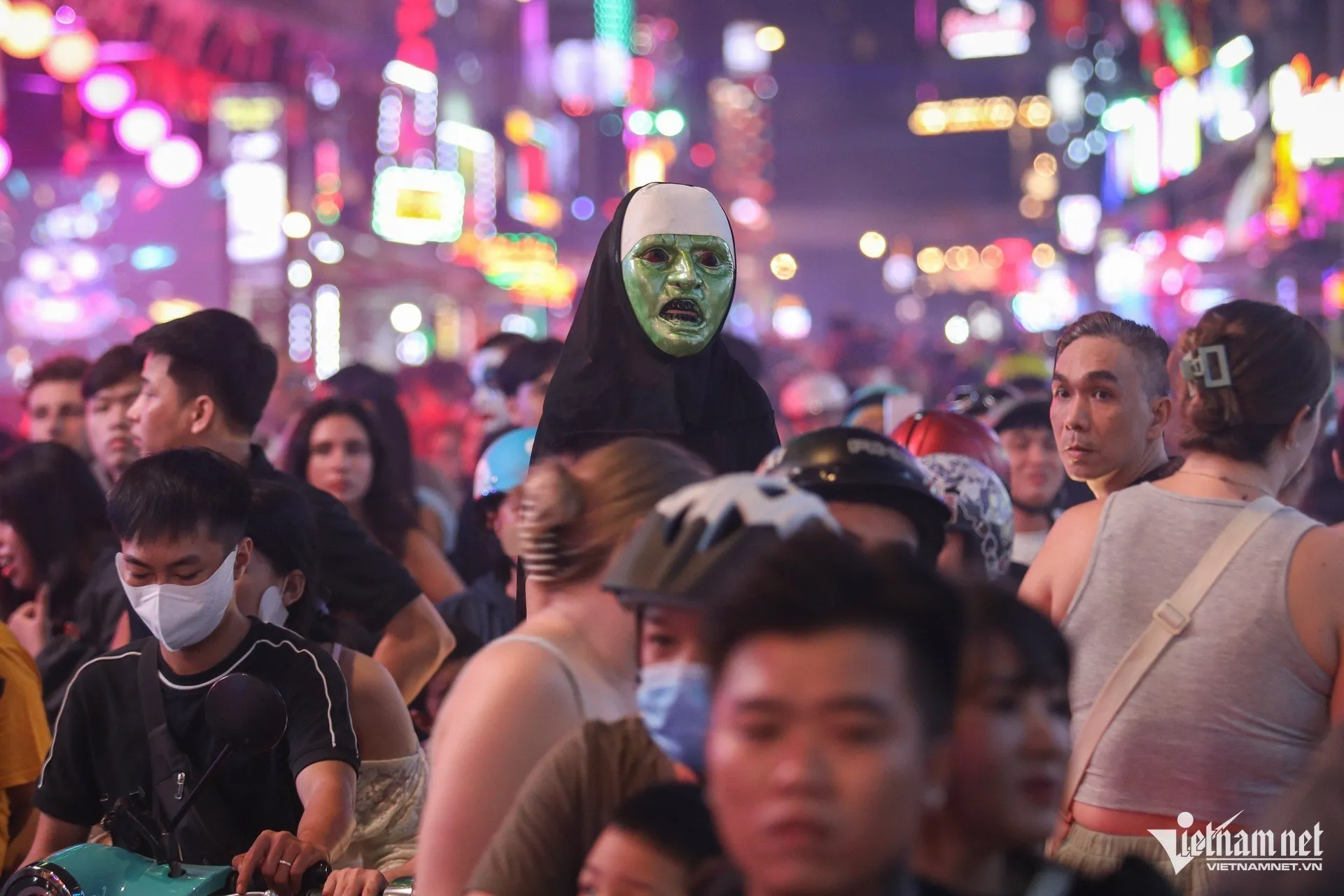 Bùi Viện Walking Street Halloween 2025