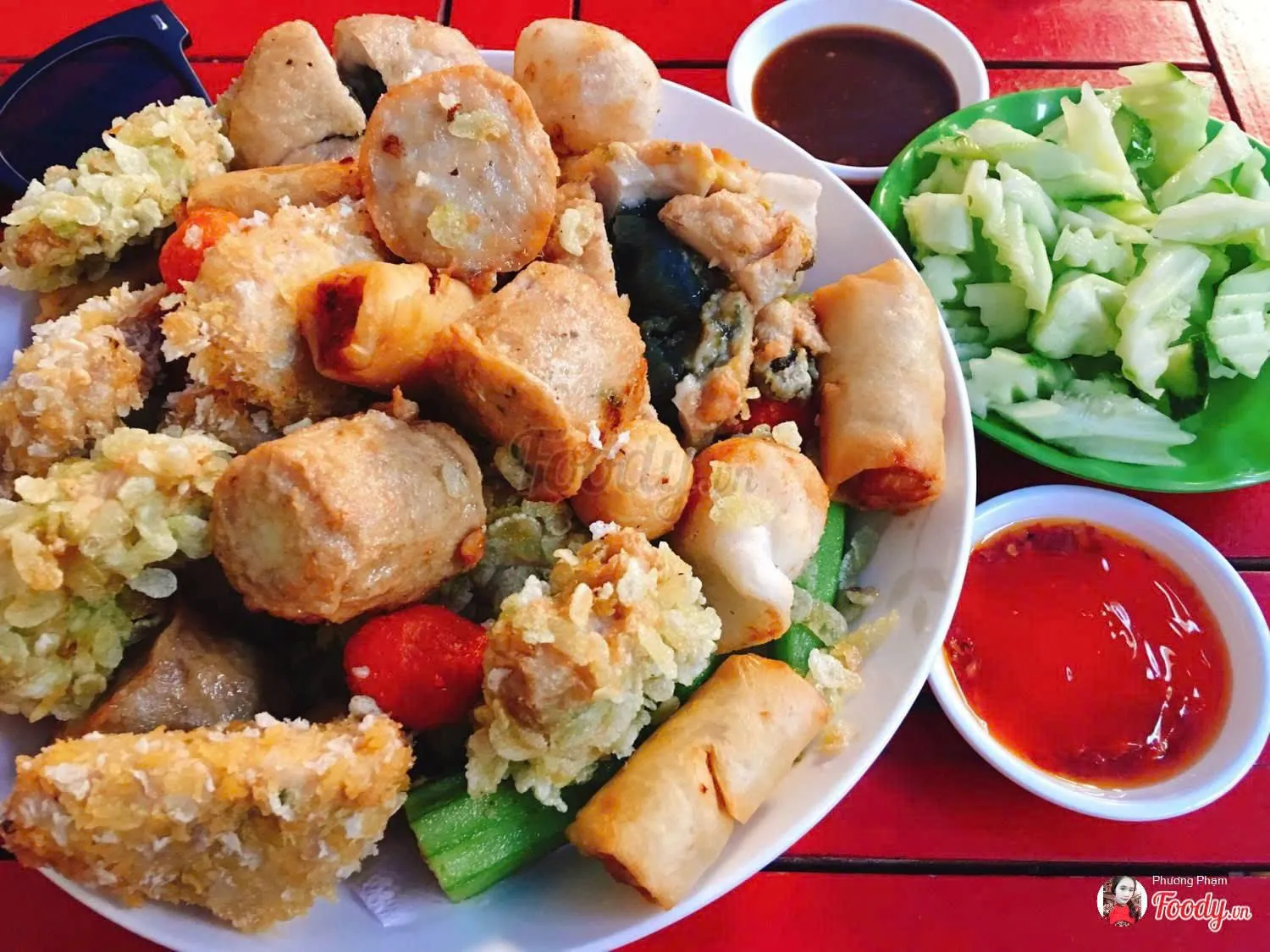 Ca vien chien (fried fish ball) street food in Saigon