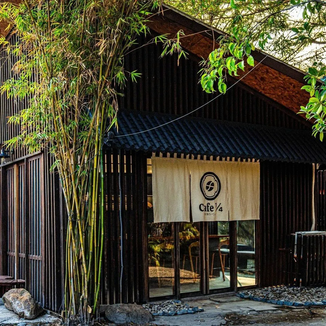 Cafe 1/4 Mot Phan Tu thao dien