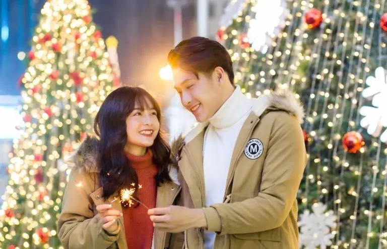 christmas in vietnam for couples
