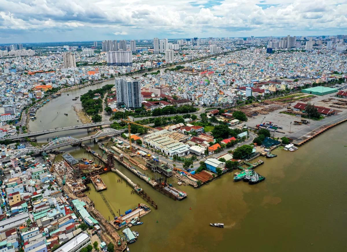 District 4 Saigon is an isle-like district, surrounded by Saigon River