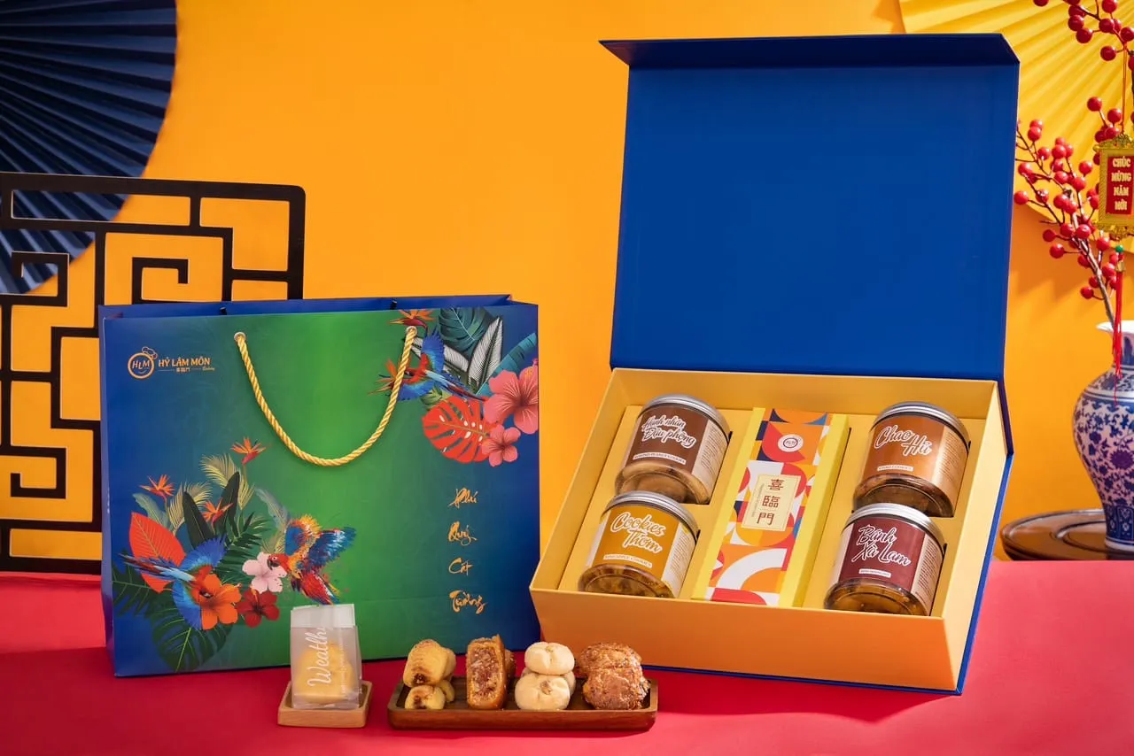 Hy Lam Mon Mooncakes