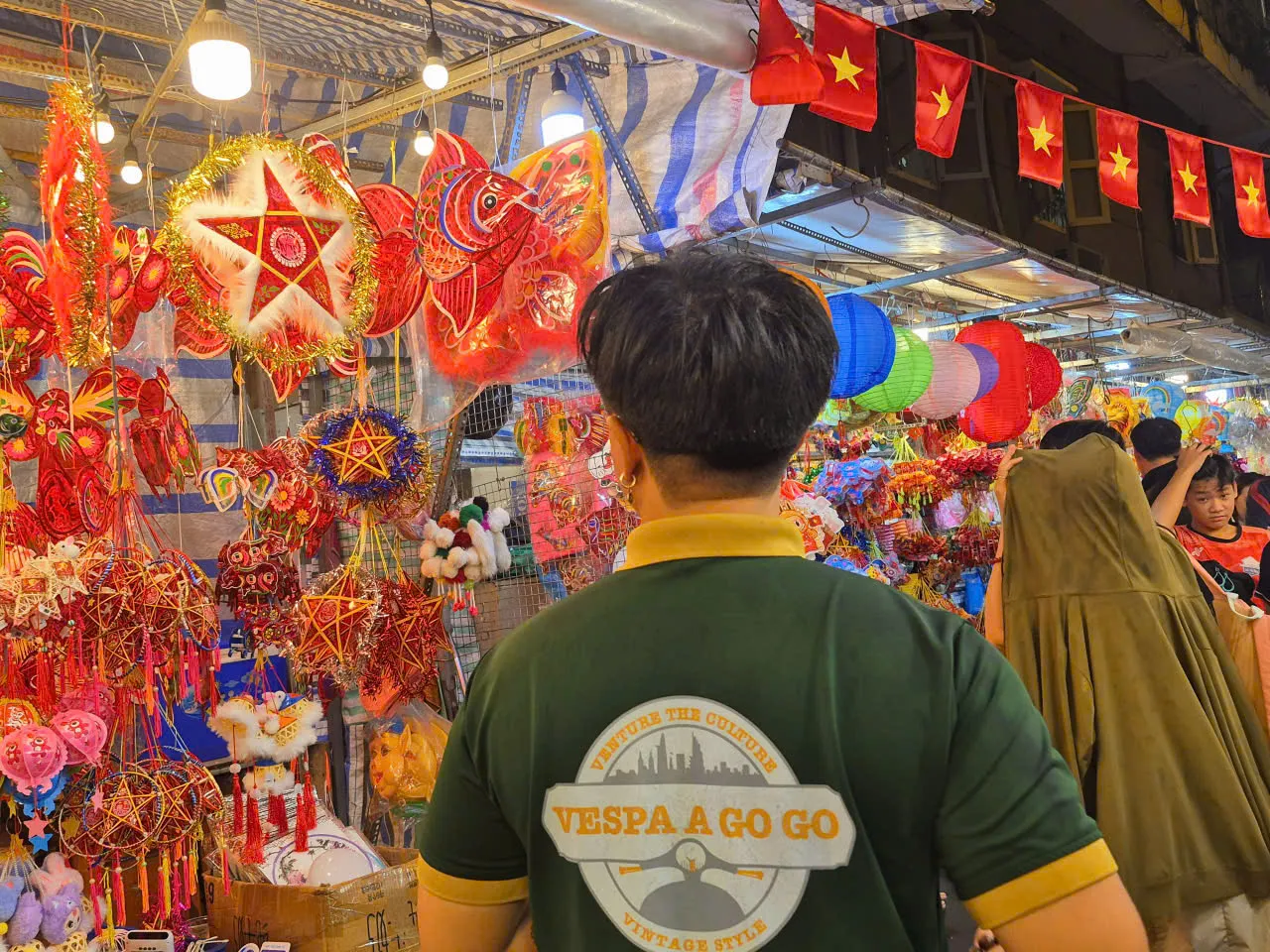 Join Vespa A Go Go to enjoy Mid-Autumn like a local