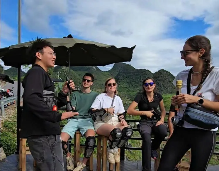 singing in the clouds Ha Giang
