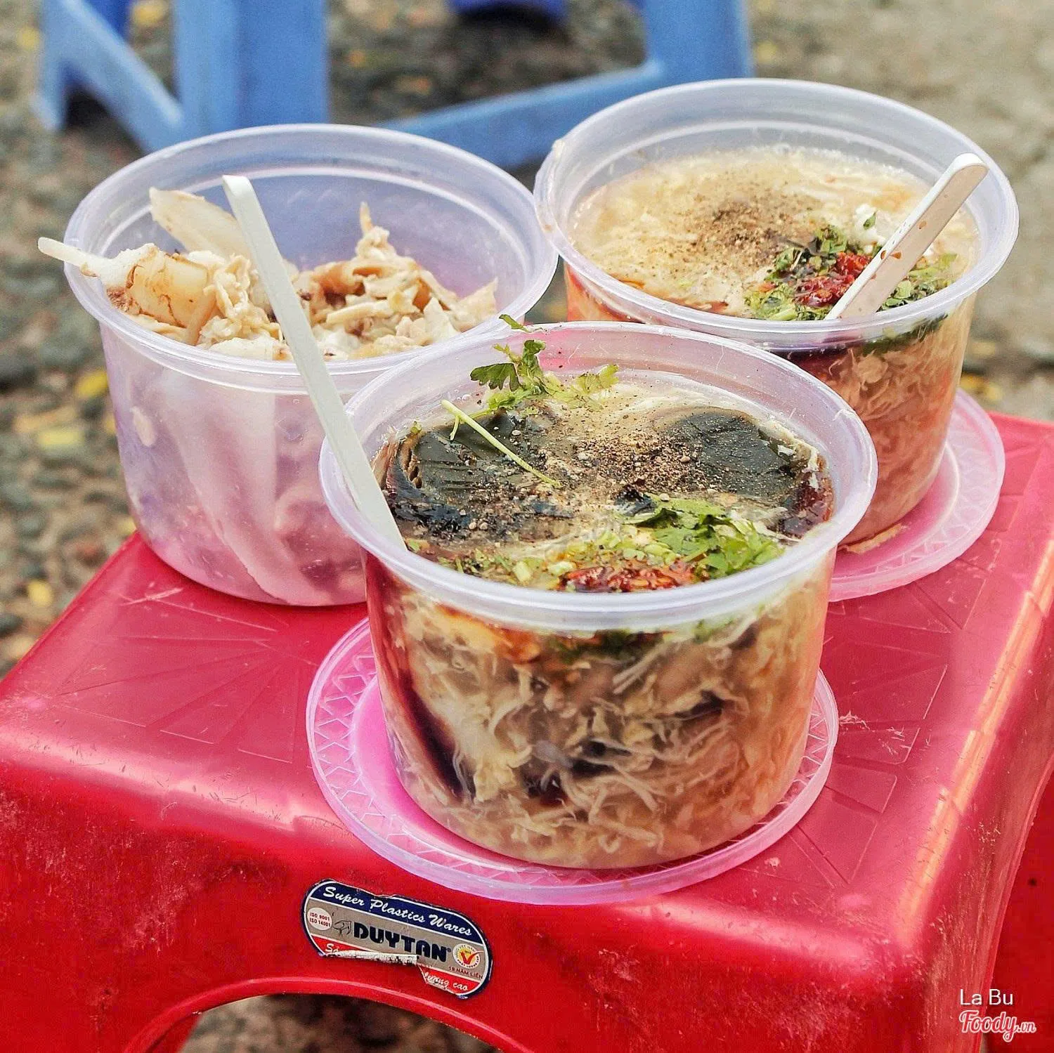cup cua (crab soup) street food in saigon