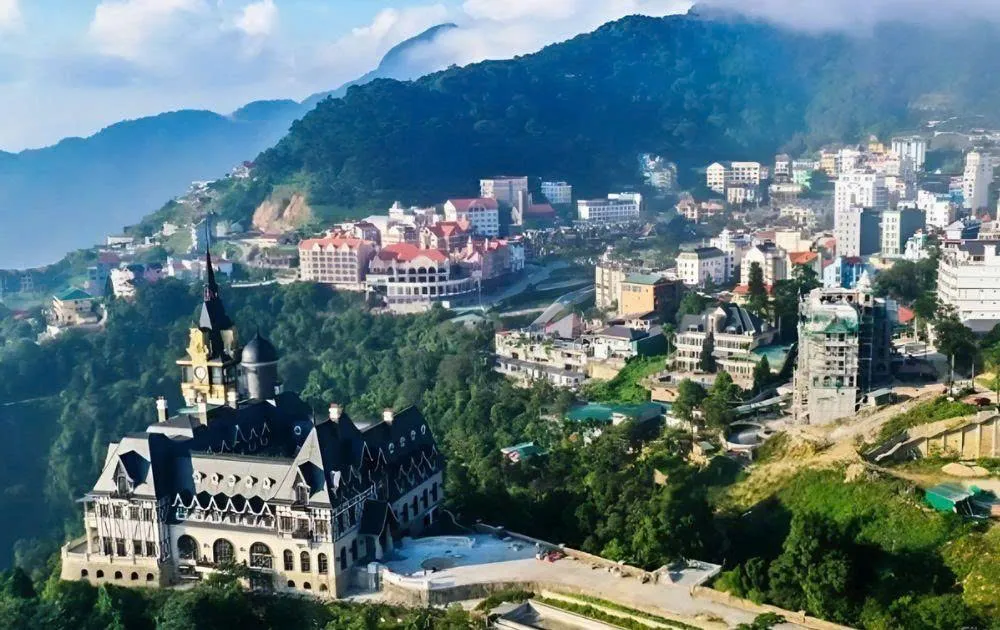 Tam Dao - town in the clouds