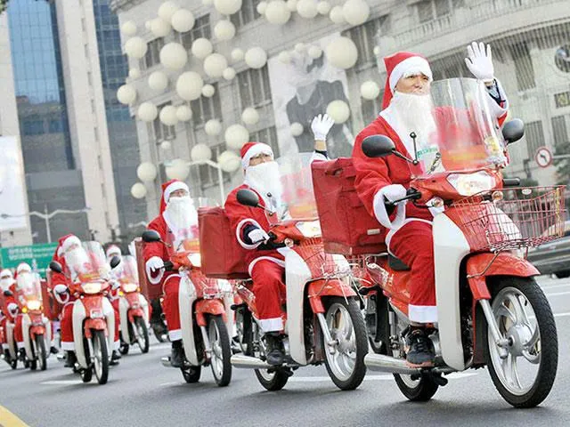 The delivery santas