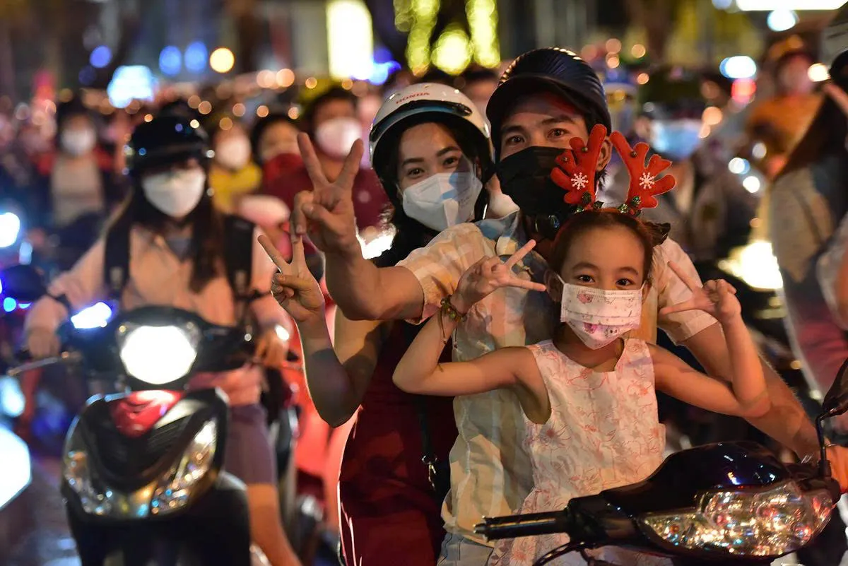 the family stack on christmas eve