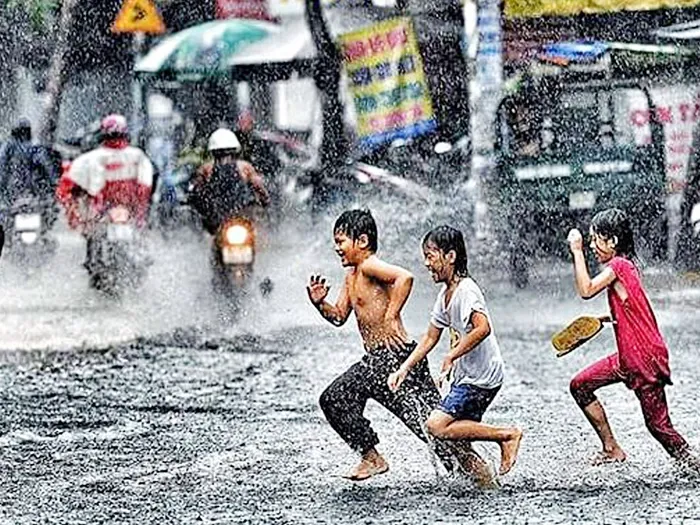 when the weather in saigon rain